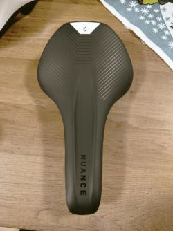 Sedlo Cube ACID Nuance