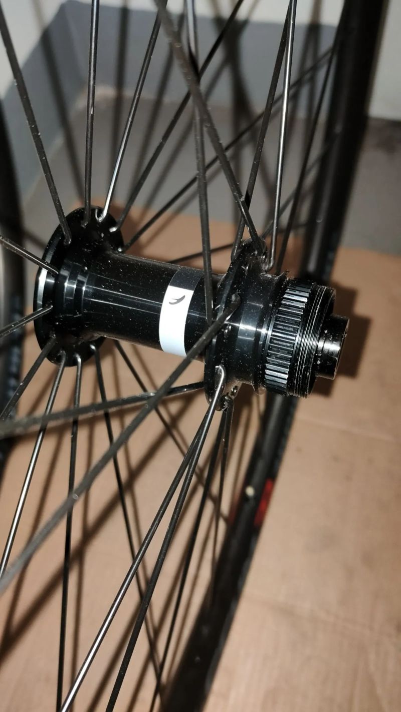 Nová zapletená gravel kola Fulcrum Rapid Red 900, SRAM XDR 