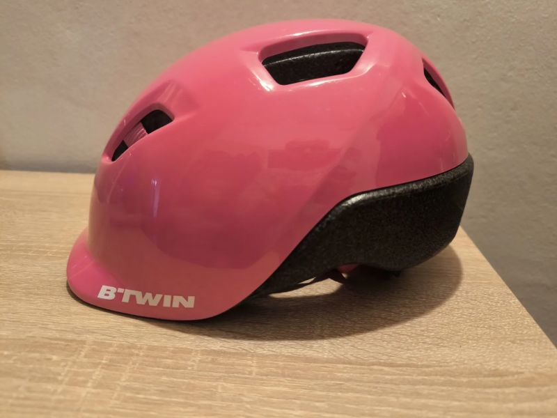 Dětské kolo 16" , helma + přídavná kolečka 