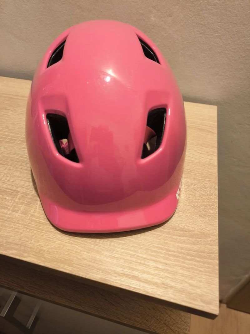 Dětské kolo 16" , helma + přídavná kolečka 