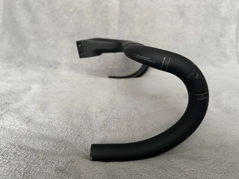 Karbonový kokpit Canyon + příslušenství