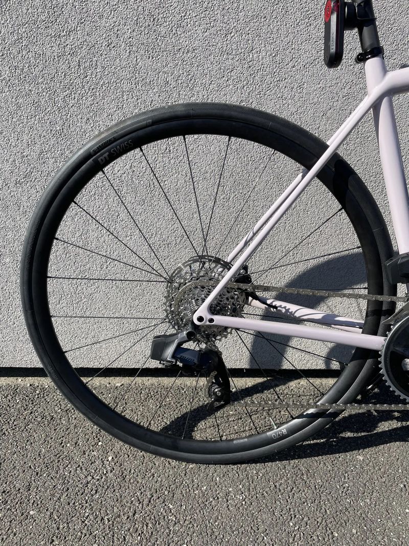 Specialized Aethos Comp, vel. 56, Sram Rival AXS, Roval Carbon Cockpit, DT Swiss kola + S-Works