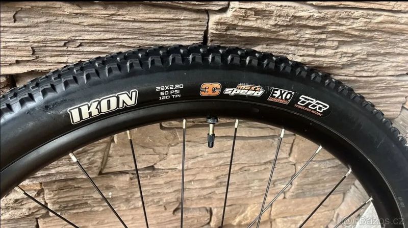 Zapletena kola Mavic