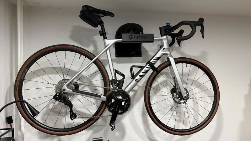 Canyon Endurance CF Di2 LN