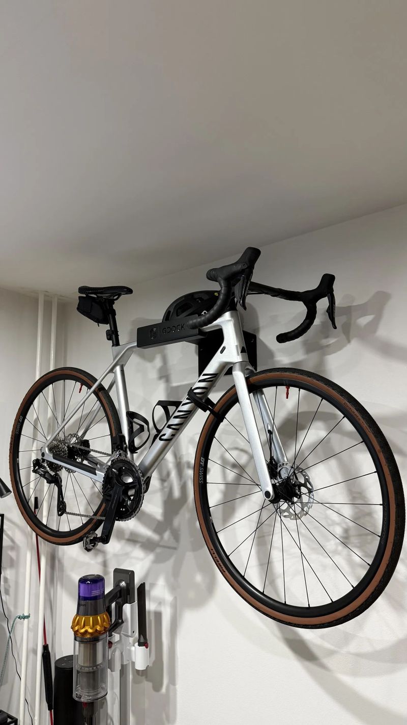 Canyon Endurance CF Di2 LN