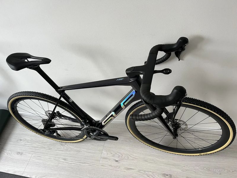 SUPERIOR X-ROAD TEAM ISSUE Ultegra 2x11 mech. M(54), carbon kola