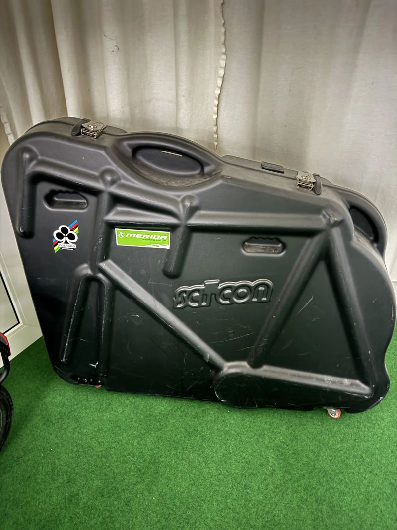 Přepravní kufr na kolo 