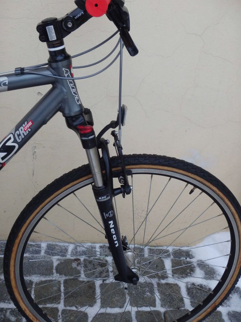 trekingové kolo Kellys Axis 28", rám 19", Alivio, po servisu, pro výšku 170-180cm + DÁREK