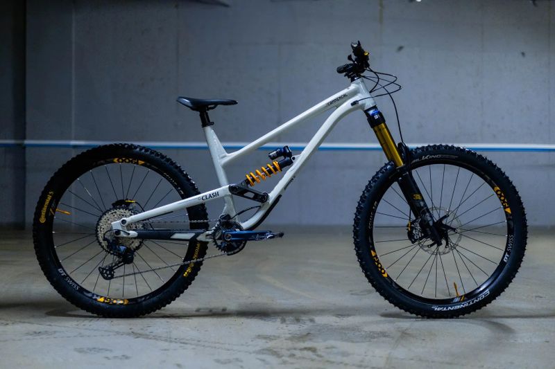 Commencal Clash 2024