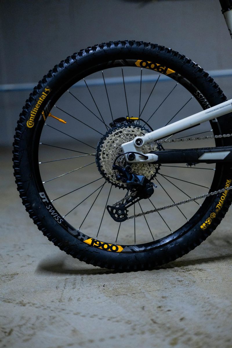 Commencal Clash 2024