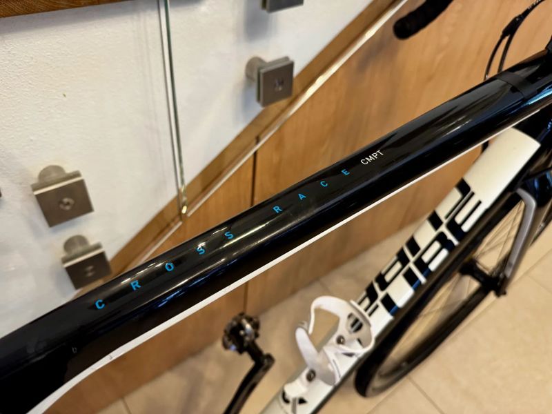 Cube Cross Race vel. 58 – Shimano 105, DT Swiss E1800, Gravelking