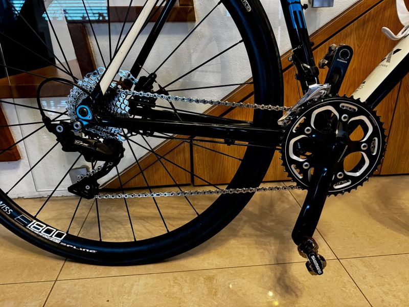 Cube Cross Race vel. 58 – Shimano 105, DT Swiss E1800, Gravelking