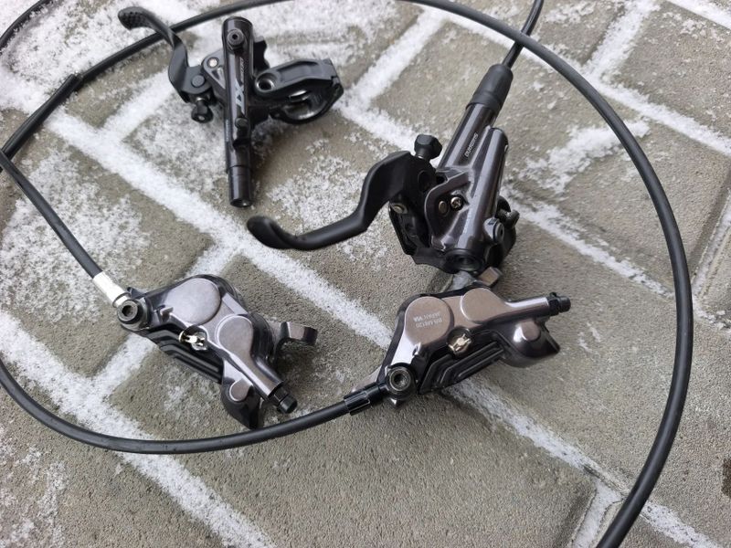 Brzdy SHIMANO XT BR-M8120, páky BL-8100 4 pístky