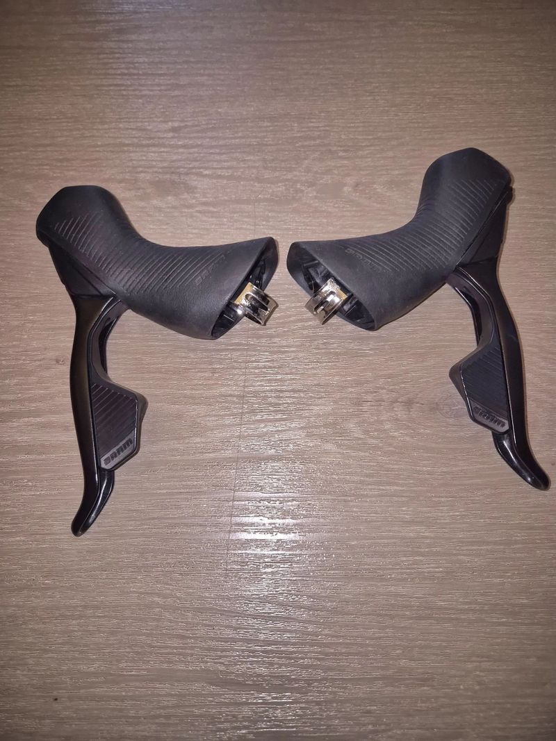 El. sada SRAM Rival AXS D1 bez baterií a klik