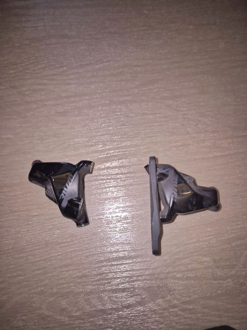 El. sada SRAM Rival AXS D1 bez baterií a klik