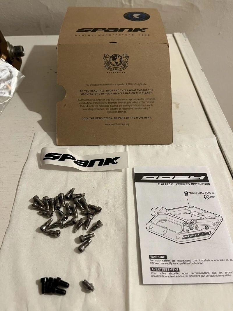 Spank OOZY pedály bronzová