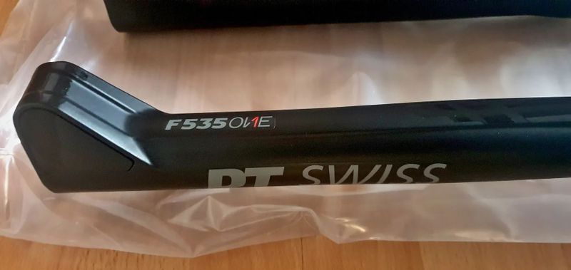 Predam novu odpruzenu vidlu DT Swiss F535 ONE 29" 150mm Boost 15x110mm
