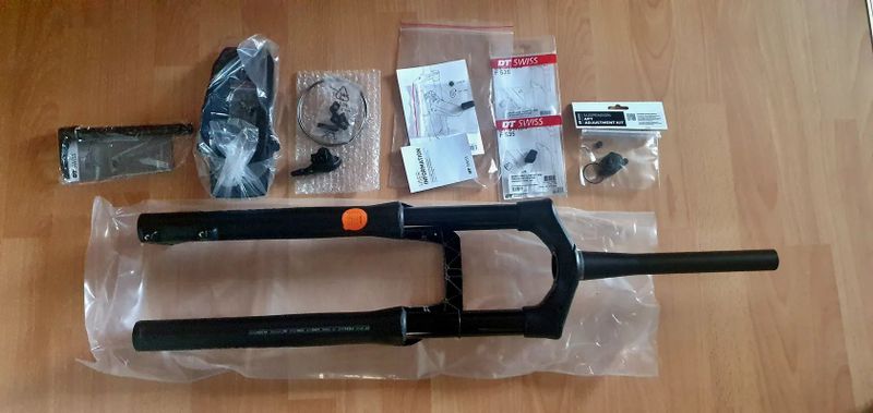 Predam novu odpruzenu vidlu DT Swiss F535 ONE 29" 150mm Boost 15x110mm