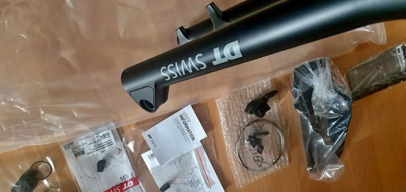 Predam novu odpruzenu vidlu DT Swiss F535 ONE 29" 150mm Boost 15x110mm