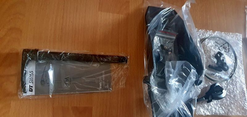 Predam novu odpruzenu vidlu DT Swiss F535 ONE 29" 150mm Boost 15x110mm