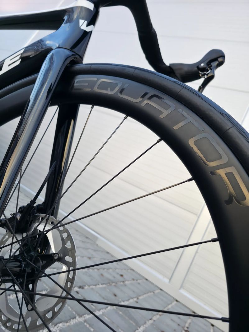 Whistle Vaero Carbon 105 2025 – velikost 54cm (M) / Shimano 105 2x12 / EQUATOR / Nové