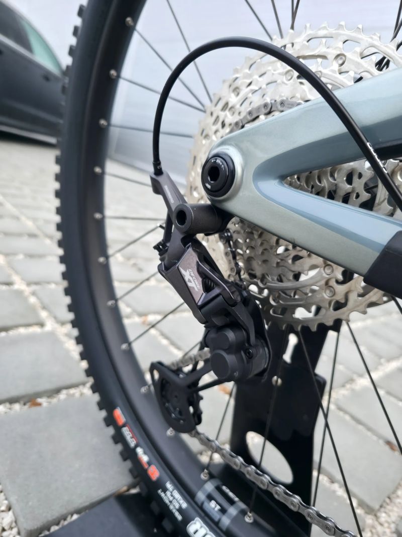 GHOST Riot AM CF Pro Carbon 2025 29″ velikost M / RockShox ZEB / Shimano XT / Trail / Enduro / nové