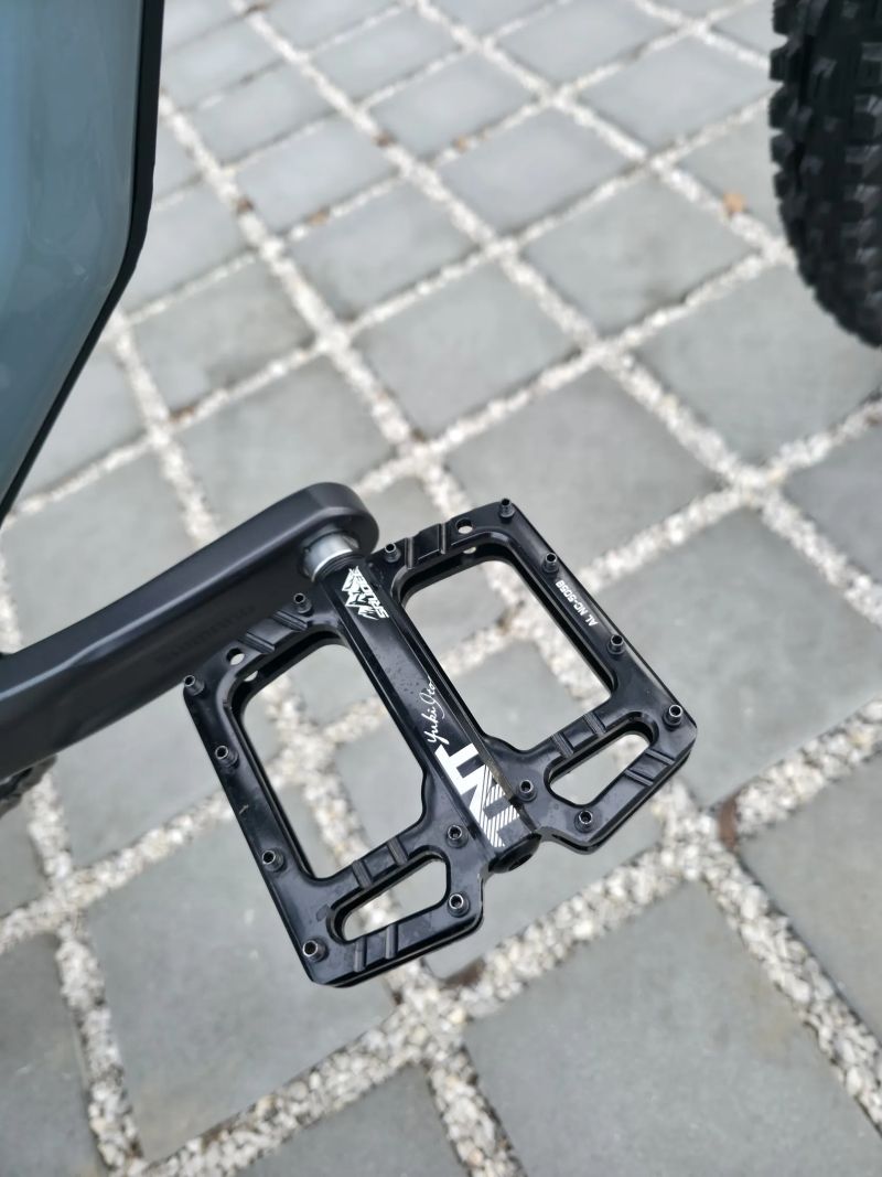 GHOST Riot AM CF Pro Carbon 2025 29″ velikost M / RockShox ZEB / Shimano XT / Trail / Enduro / nové