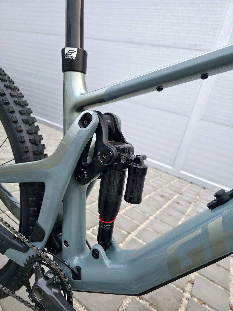 GHOST Riot AM CF Pro Carbon 2025 29″ velikost M / RockShox ZEB / Shimano XT / Trail / Enduro / nové