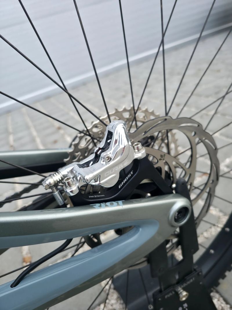 GHOST Riot AM CF Pro Carbon 2025 29″ velikost M / RockShox ZEB / Shimano XT / Trail / Enduro / nové