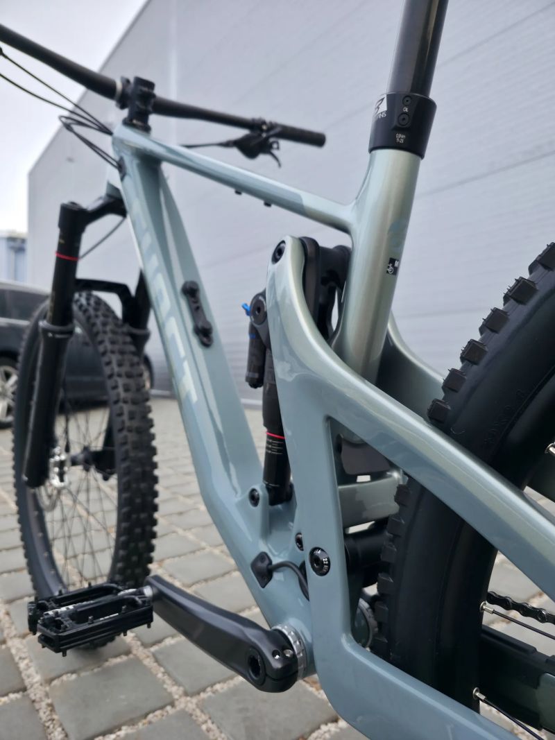 GHOST Riot AM CF Pro Carbon 2025 29″ velikost M / RockShox ZEB / Shimano XT / Trail / Enduro / nové