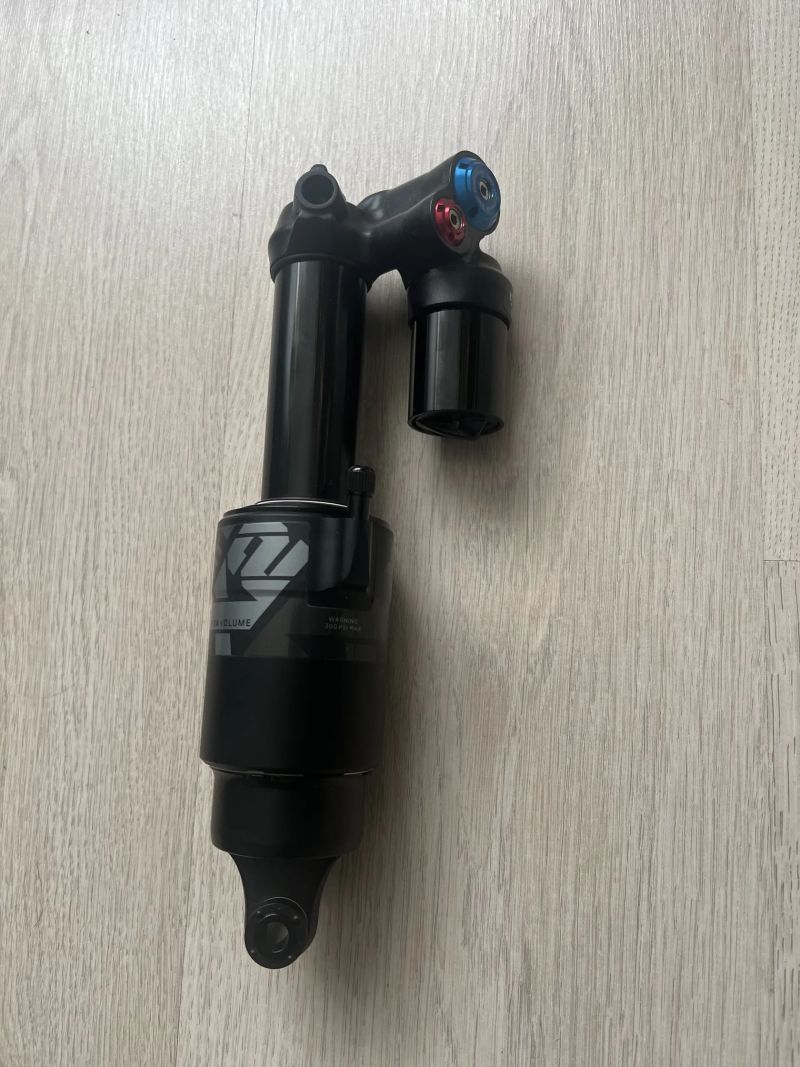 Tlumič Fox Float X2 Performance/Trunnion 225x75mm Black edition