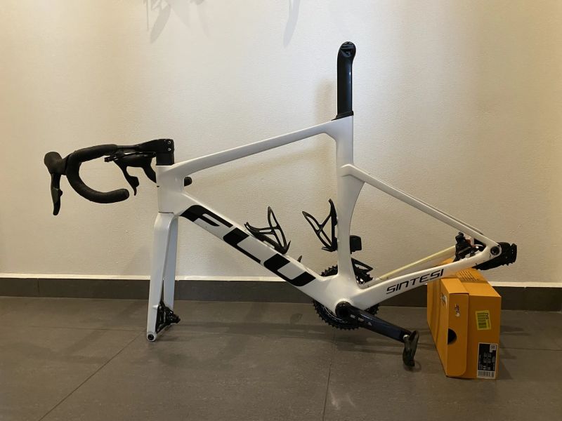 Sintesi FLU road aero