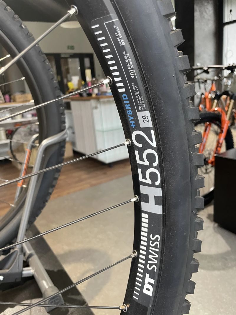 Whyte E-180 S MX - nový ebike, Bosch CX - vel. L (sleva -30%)