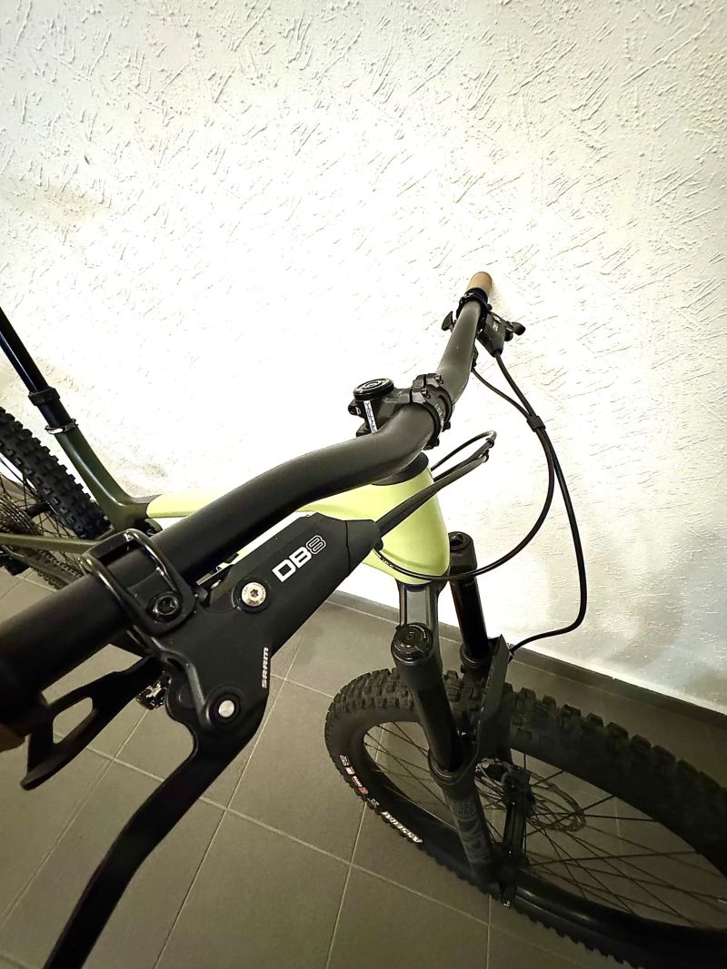 Canyon Canyon Spectral karbon CF9