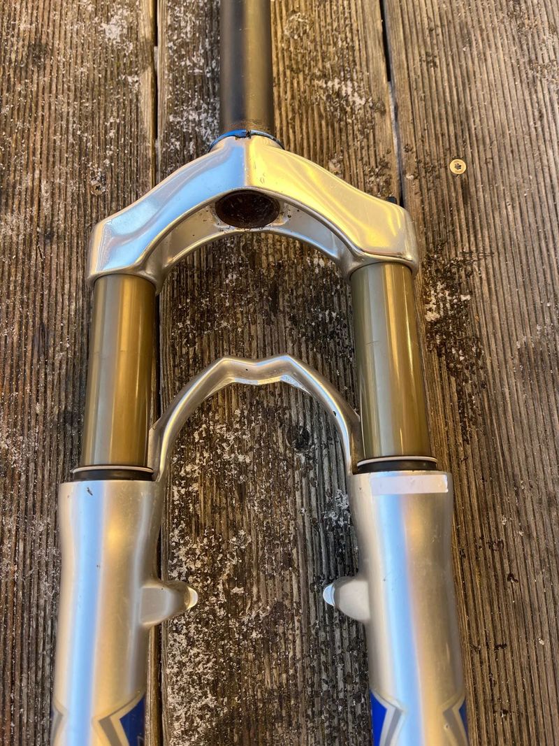 Odpružená vidlice Marzocchi Bomber 2001 MTB retro