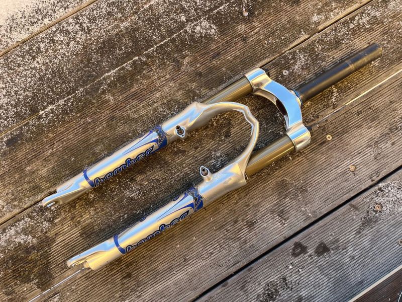 Odpružená vidlice Marzocchi Bomber 2001 MTB retro