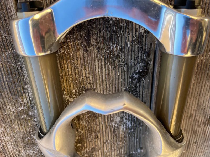 Odpružená vidlice Marzocchi Bomber 2001 MTB retro