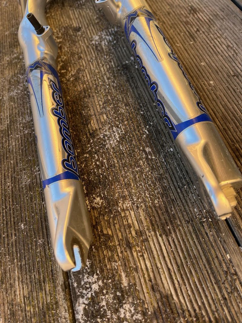 Odpružená vidlice Marzocchi Bomber 2001 MTB retro