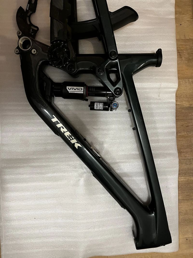 Trek Slash Gen6, velikost L