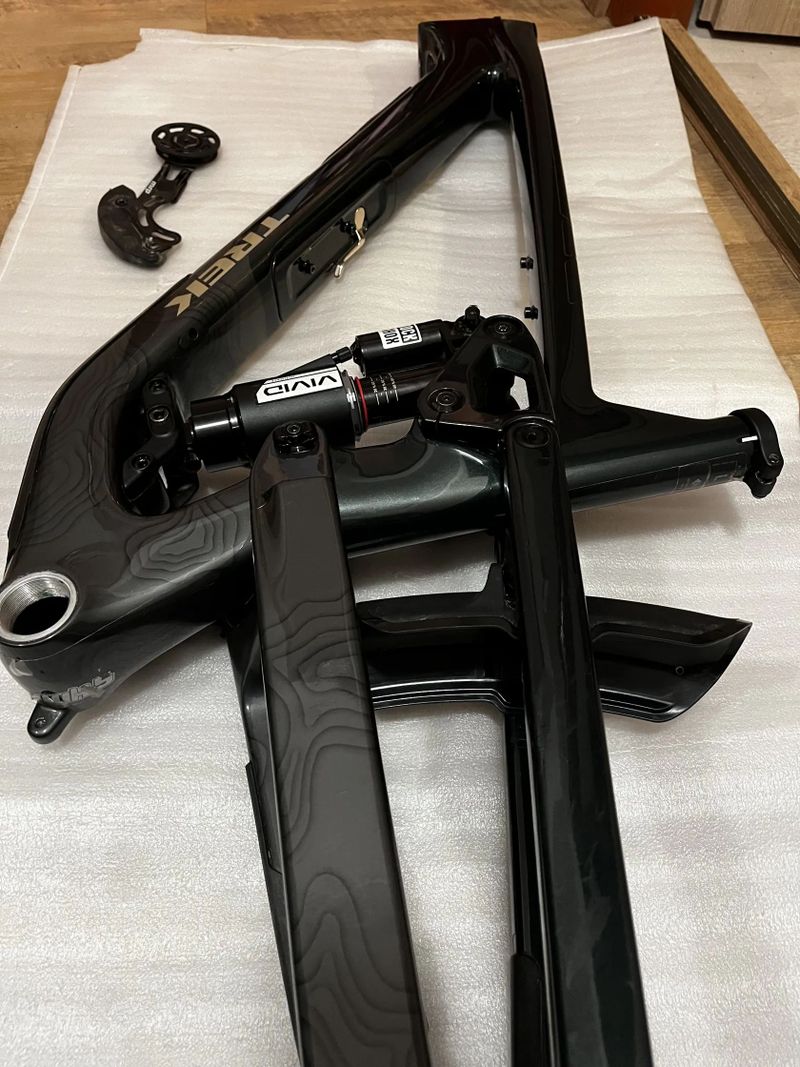 Trek Slash Gen6, velikost L