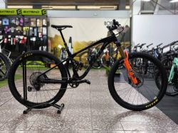 Najeto 50-100km, CTM SCROLL AM Pro 29, vel. M, FOX 36 Kashima, Shimano XT