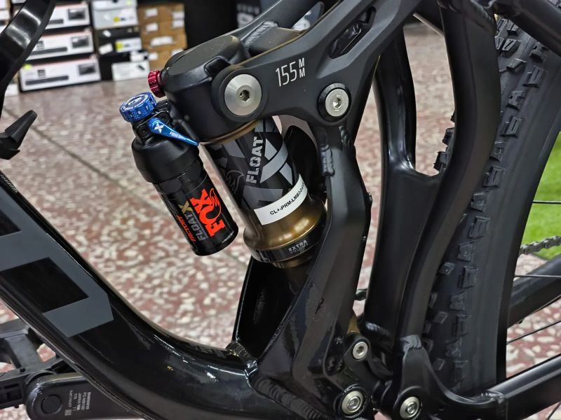 Najeto 50-100km, CTM SCROLL AM Pro 29, vel. M, FOX 36 Kashima, Shimano XT