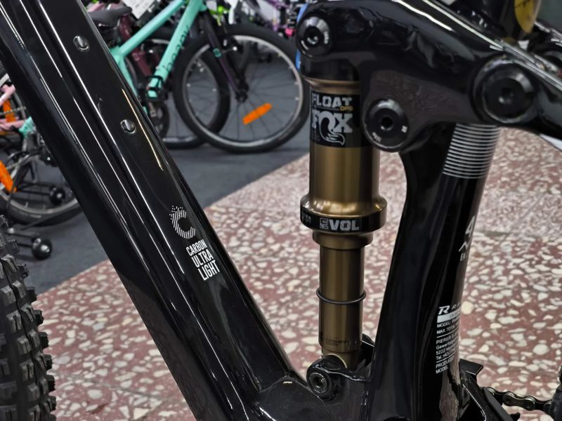 !!NOVÝ!! Raymon FullRay 150 10.0, karbon, Sram GX, Fox 36, vel. S