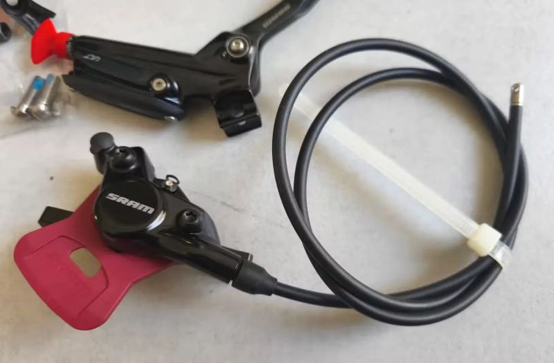 Přední brzda Sram Level Ultimate 2P