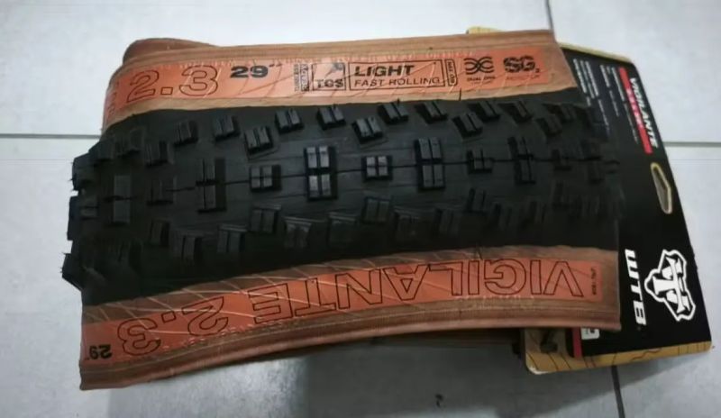 Nový plášť WTB Vigilante TCS Light Fast Rolling SG2 29x2,3" kevlar černá/hnědá