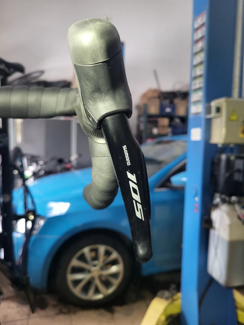 Prodám silniční sadu shimano 105 di2