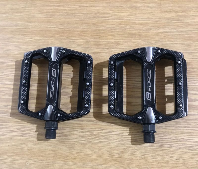 Prodám platformové pedály Force
