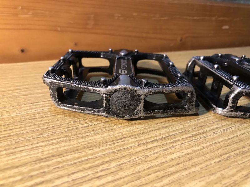 Prodám platformové pedály Force