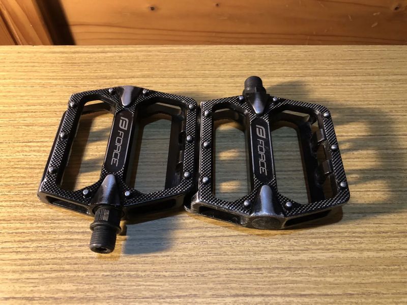 Prodám platformové pedály Force