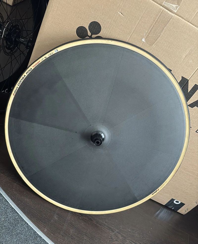 KARBONOVÝ SILNIČNÍ DISK DT SWISS ARC 1100 DISC 700C AERO DISC